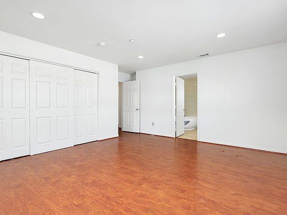 5th image of 10795 Lilac Ave #1