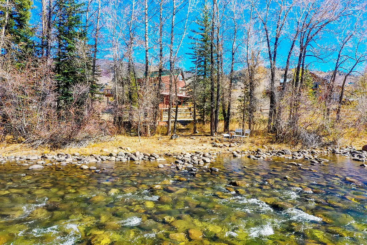 River Front on 1 + acres - 1081 Mesa Dr #N