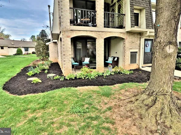 32 Valleybrook Dr, Lancaster, PA 17601