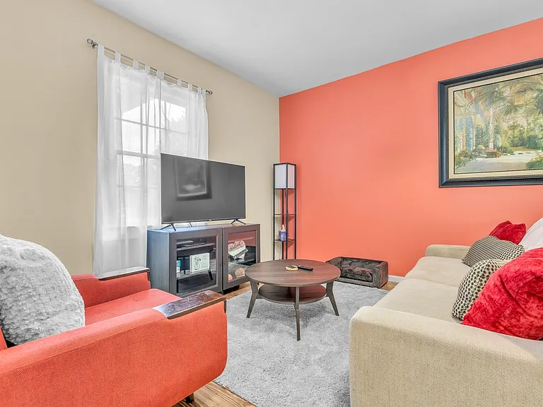 208 Princess Anne St — Photo 20