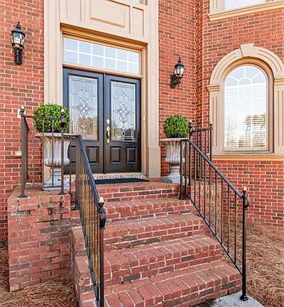 4th image of 920 Bishopswood Pl
