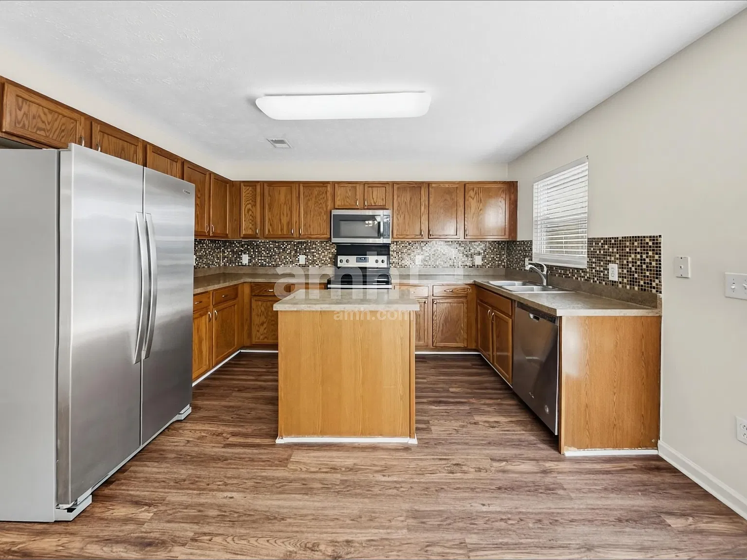 4 bed, 2.5 bath, 2350 sqft, $2,480 — Photo 3