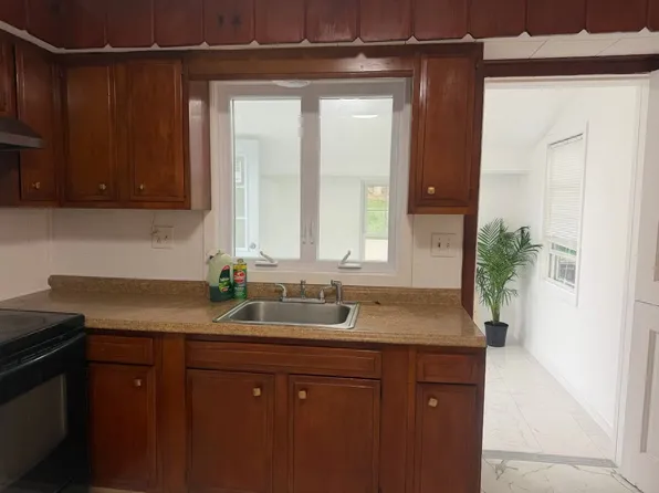 532 Mixville Rd, Cheshire, CT 06410