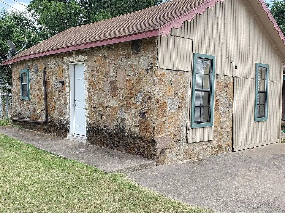 318 Overlook Dr