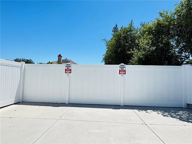 7744 1/2 Vassar Ave — Photo 33