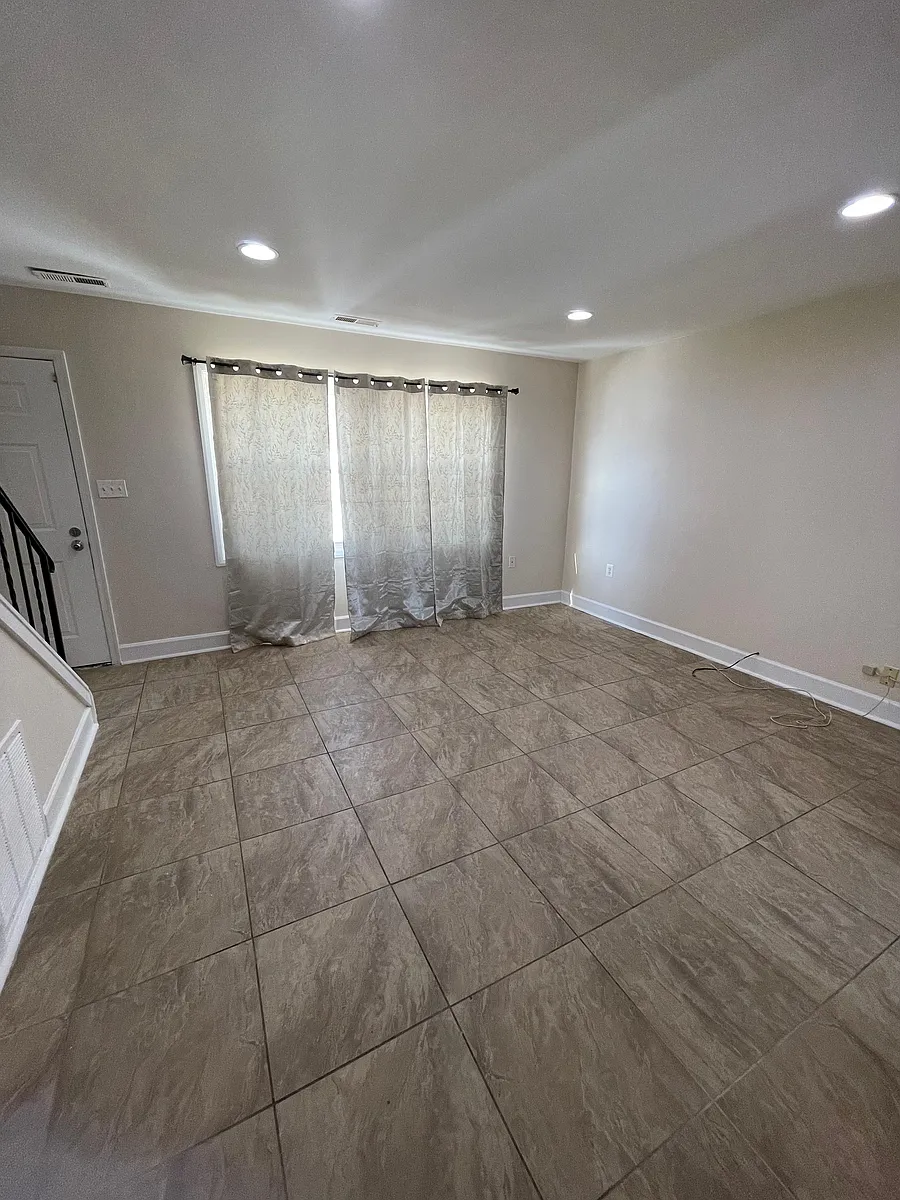 Building Photo - 2621 Hallam Ct