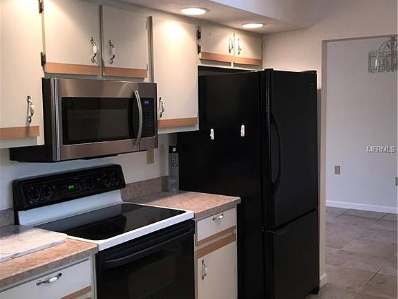 5th image of 21175 Cottonwood Ave