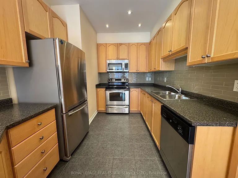 181 Plains Rd W #47 — Photo 16