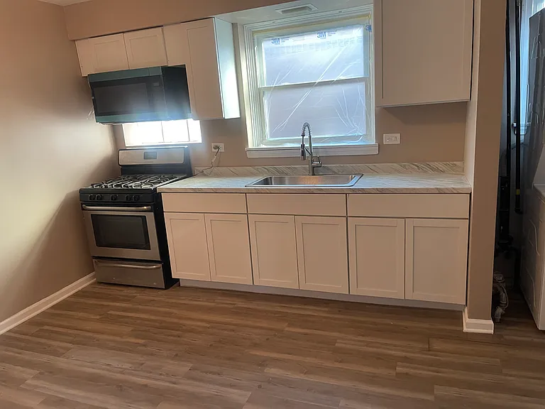 12010 Elm Dr — Photo 1