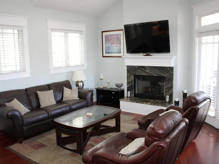 851 G Ave — Photo 8