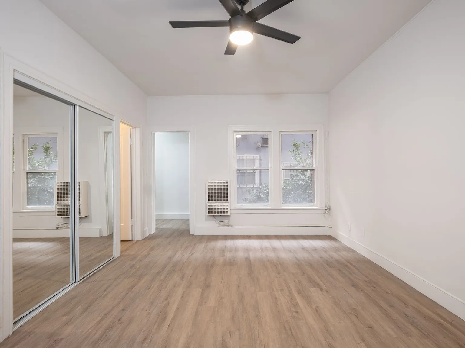 Westmore Manor | Newly Renovated Units in Heart of LA — Photo 4