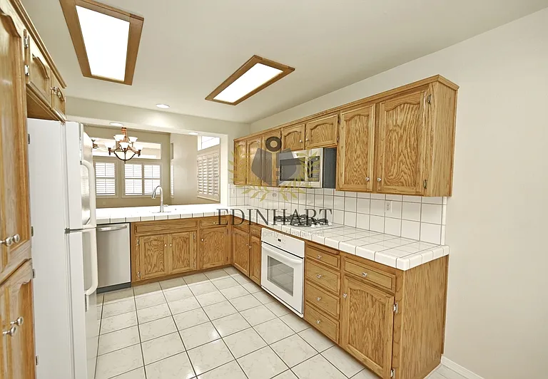 3750 W Vincent Ln — Photo 10