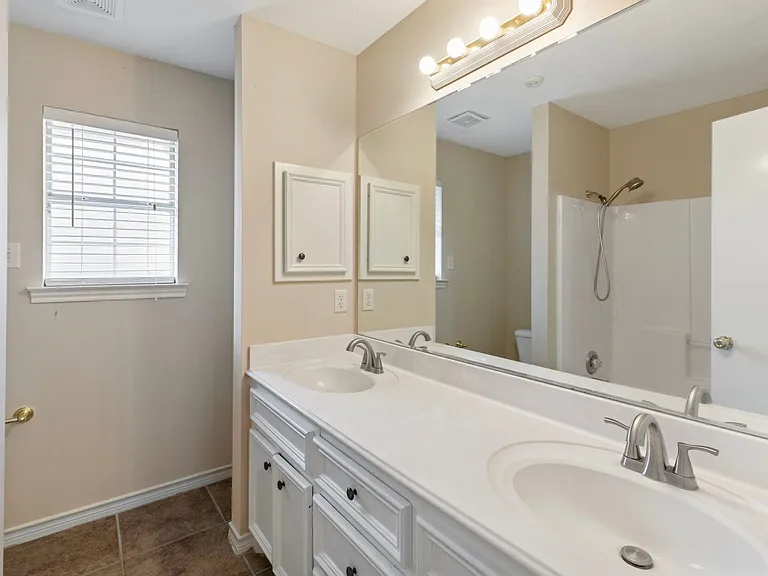 2511 Westwood Main Dr — Photo 20