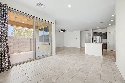 21415 W Holly St Photo 1