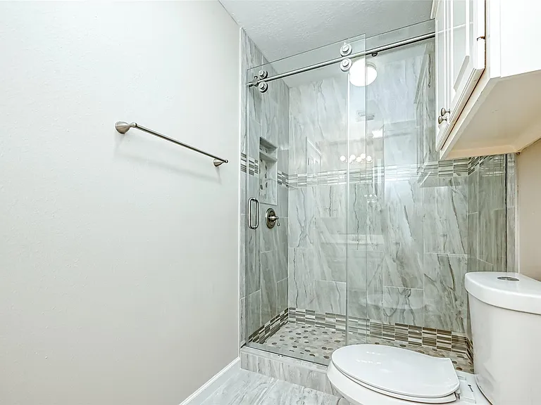 22011 Windmill Bluff Ln — Photo 32