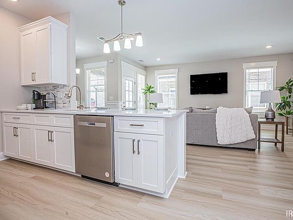 5th image of 8647 Pebble Creek Dr