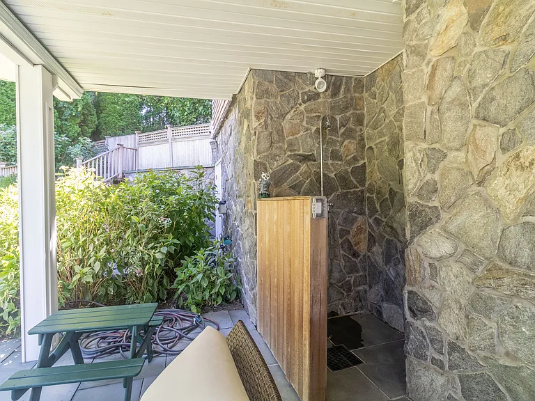 106 Henry Rd — Photo 35