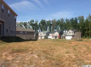 5904 Raisin Tree Ln, Charlotte, NC 28215