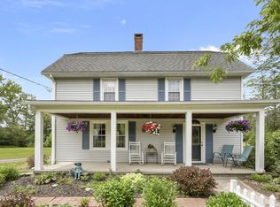 150 Fairview St, Lee, MA 01238