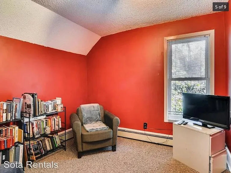 216 W 29th St — Photo 8