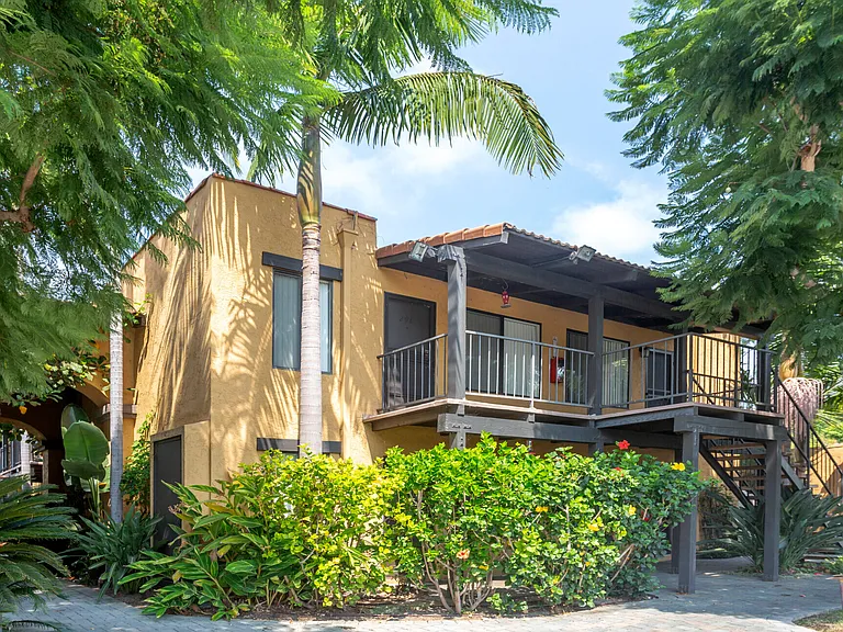 Casa Vista Apartment Homes — Photo 10
