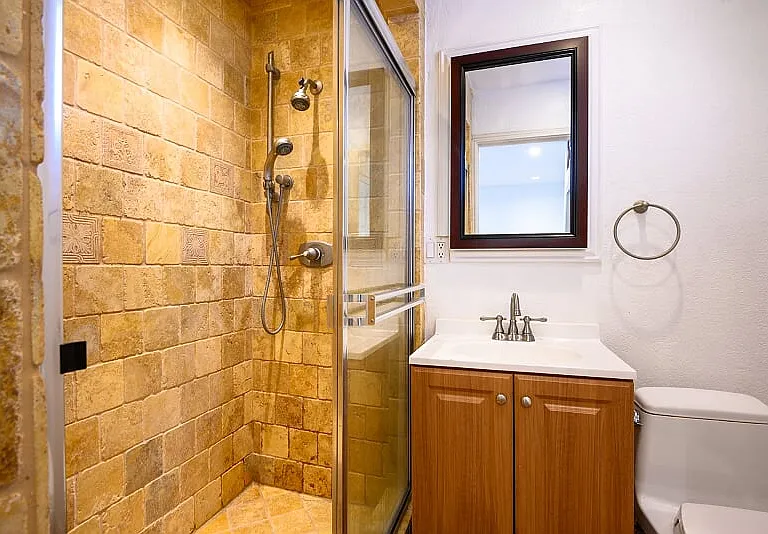 239 S Barrington Ave — Photo 8
