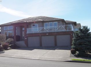 2026 NW Columbia Summit Dr, Camas, WA 98607