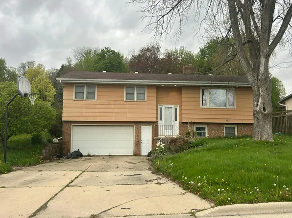 711 Willow Run St, Cottage Grove, WI 53527