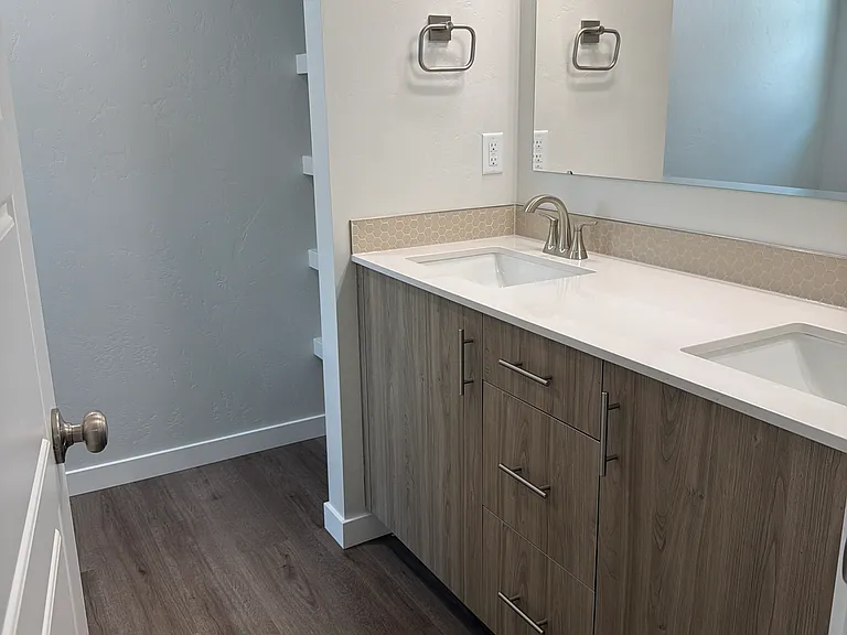 1125 W Jasper St — Photo 11