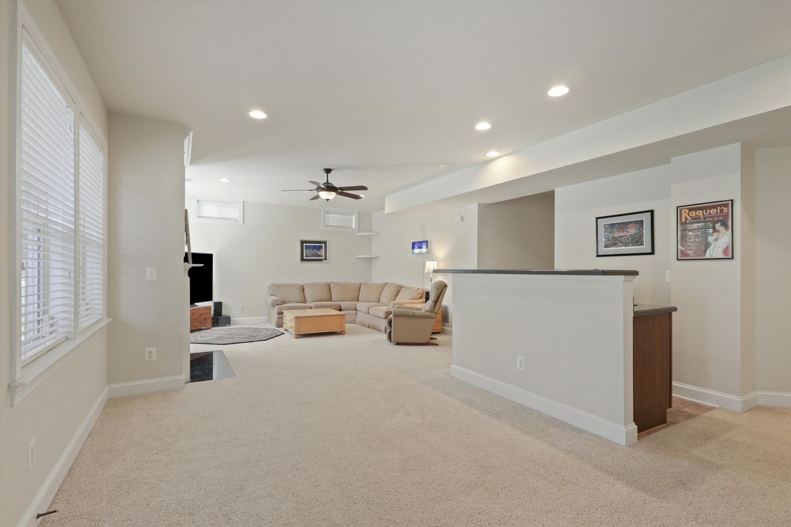 next background image