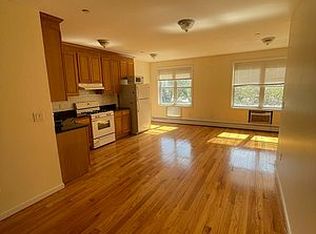23-24 Sound St #F3, Astoria, NY 11105