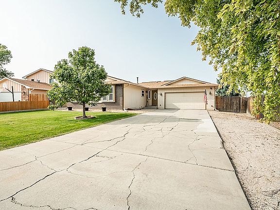 3rd image of 11 Mayweed Ct