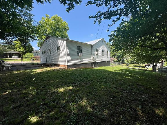 4th image of 519 Spruce Street