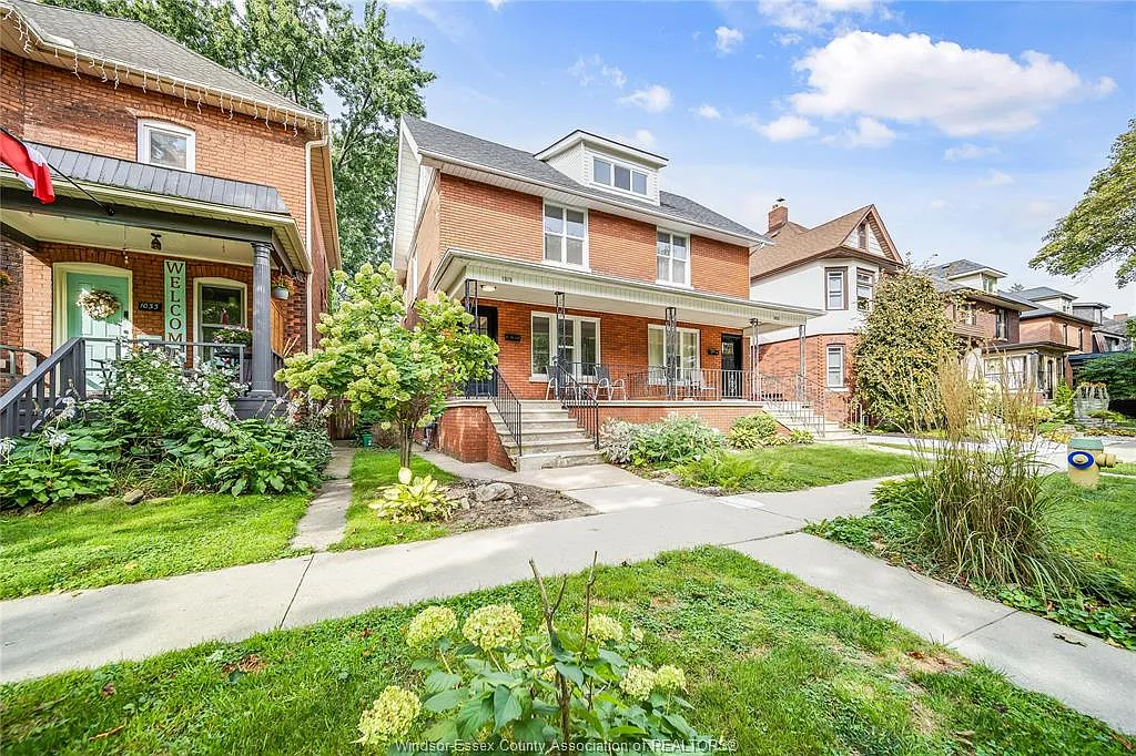 3 bed, $2,500 — Photo 1