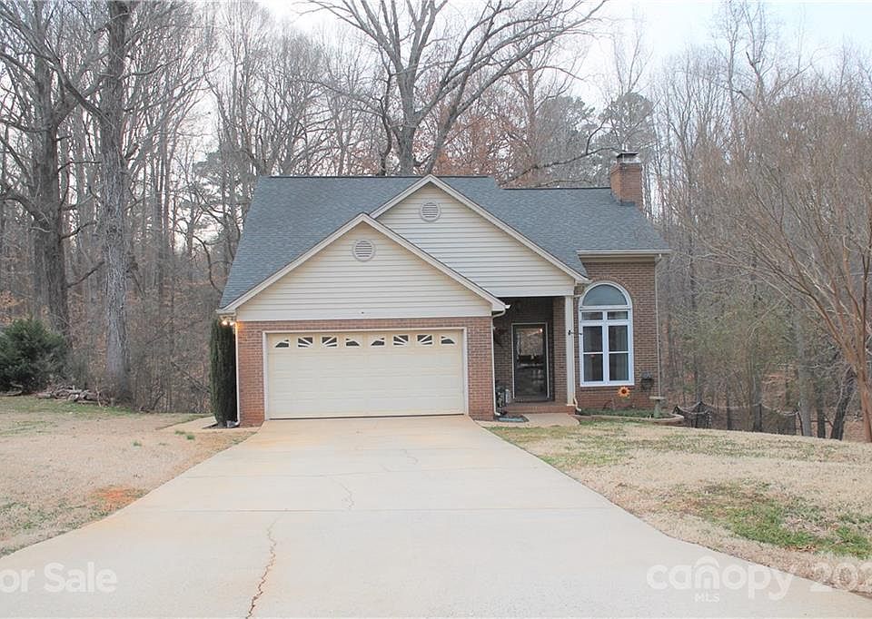1st image of 211 Keltic Meadows Dr