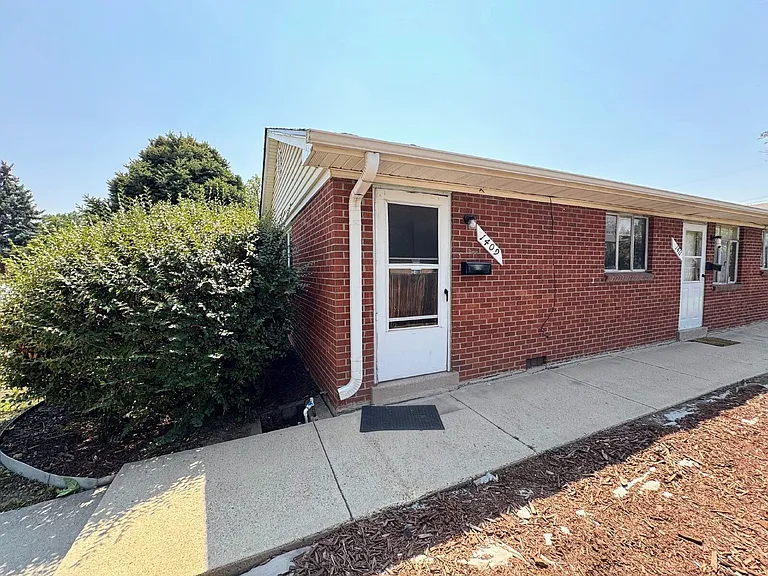 1409 Boston St — Photo 1