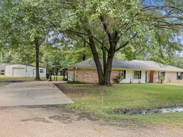 52 County Road 1333, Mount Pleasant, TX 75455