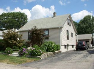 52 Woodland Ave, East Providence, RI 02914
