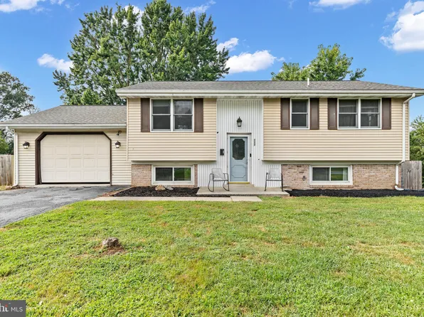 111 Oxford Dr, Lititz, PA 17543