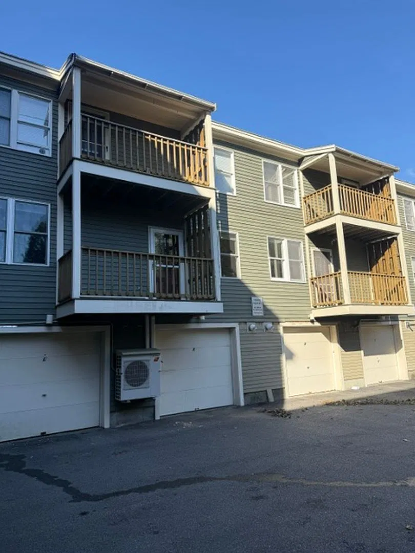 Second Vaughan Condominium — Photo 2