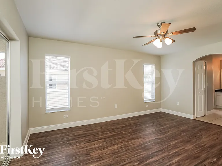 4129 Jacaranda Pkwy W — Photo 7