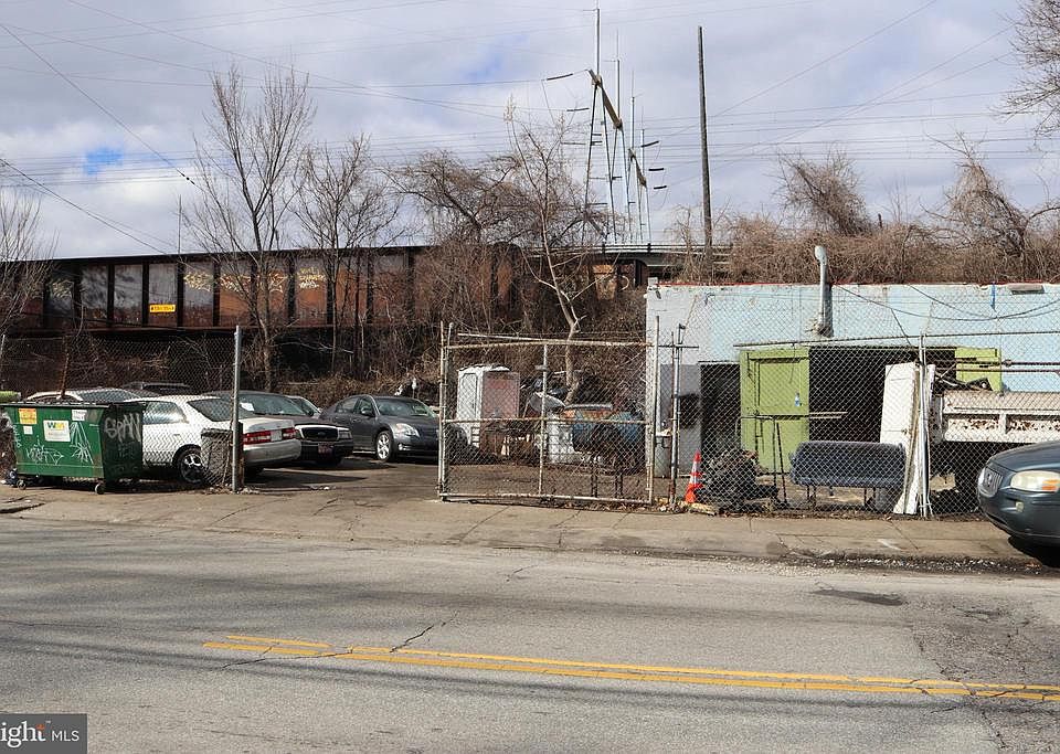 2nd image of 1757 Windrim Ave #65