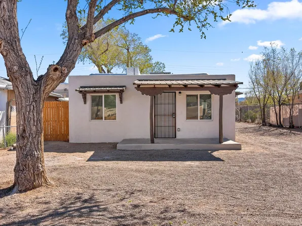 210 Texas St NE, Albuquerque, NM 87108
