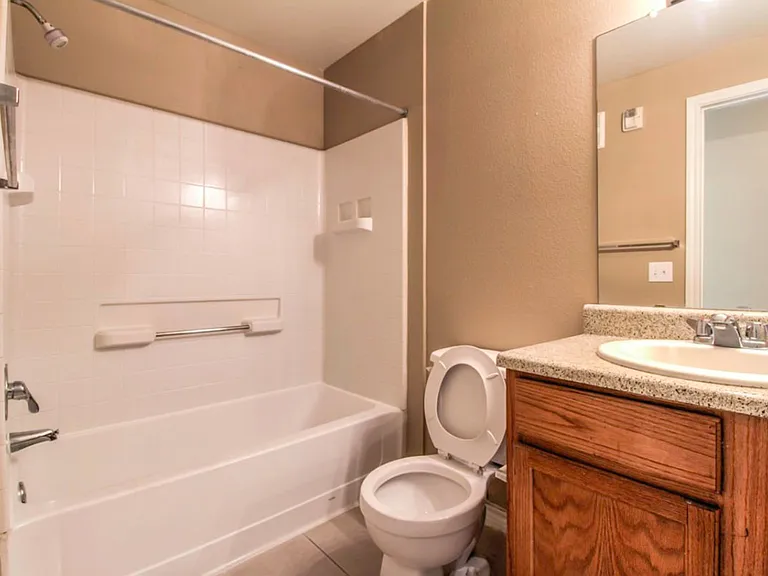 Madison Point Apartments — Photo 2