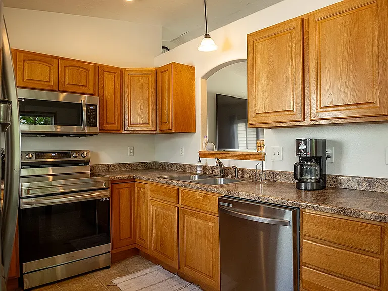 4436 W Briggs Dr — Photo 2