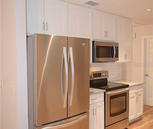 5th image of 102 Whispering Pines Ct