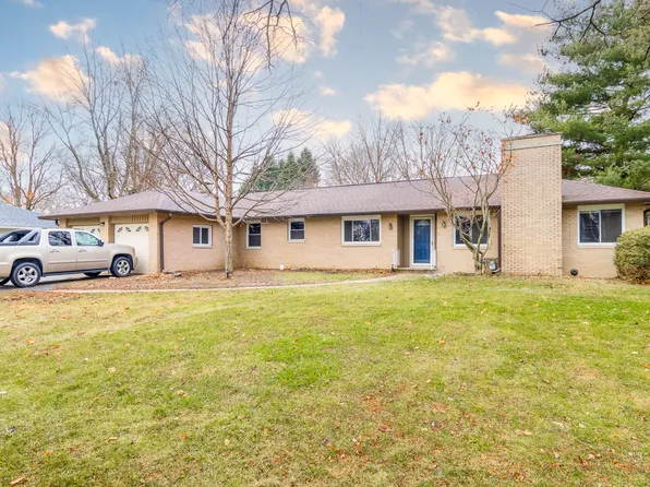 8824 Crestview Dr, Indianapolis, IN 46240