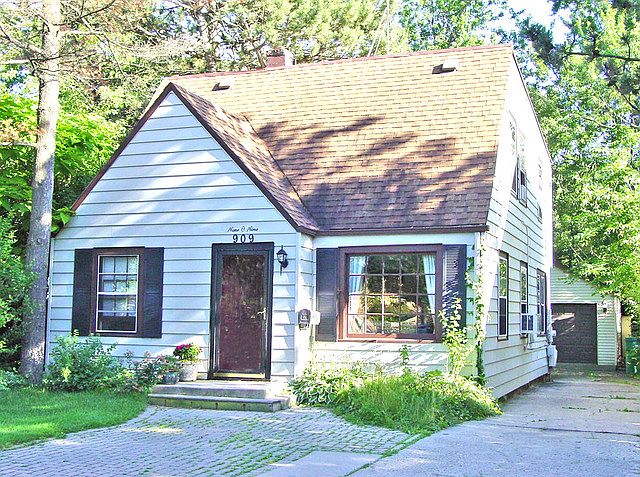 1st image of 909 Greenwood Ave