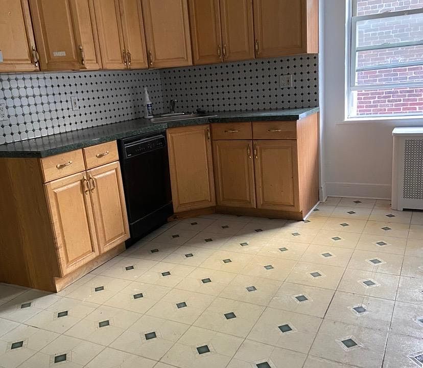 1st image of 150-28 25th Dr Floor 2