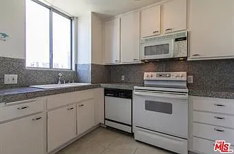 10747 Wilshire Blvd #904 — Photo 13